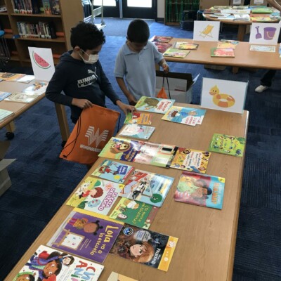 Overton students choose their summer success books